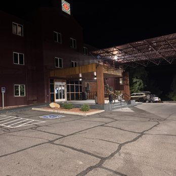Wolfe’s - The entrance - Hotels Near Me - Moab, Utah