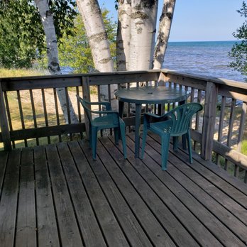 Saunders Sunrise Cabins - Honeymoon suite porch - Hotels Near Me - Paradise, Michigan Saunders Sunrise Cabins - Honeymoon suite porch - Hotels Near Me - Paradise, Michigan