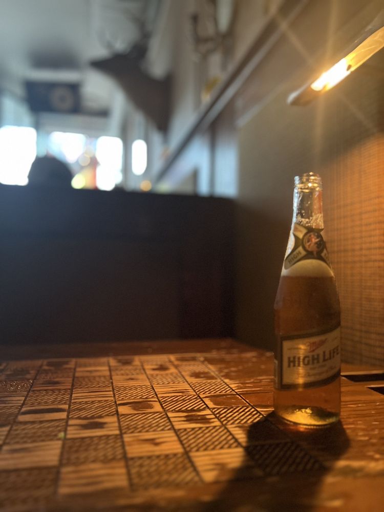 SPORTSMAN’S CLUB Updated August 2024 78 Photos & 131 Reviews 948