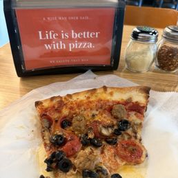 18" Warehouse Pizza..