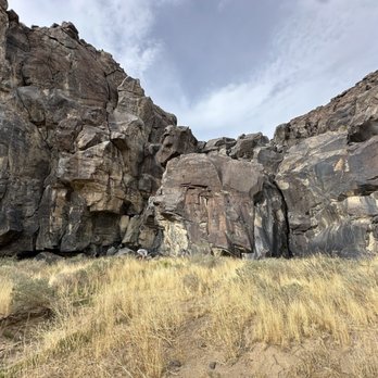 Fossil Falls - Hiking Near Me - Little Lake, California Fossil Falls - Hiking Near Me - Little Lake, California