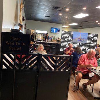 Red Grouper Tavern - Inside restaurant - Seafood Near Me - Venice, Florida Red Grouper Tavern - Inside restaurant - Seafood Near Me - Venice, Florida