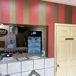 Pizza Pie-Zazz - Pickup counter