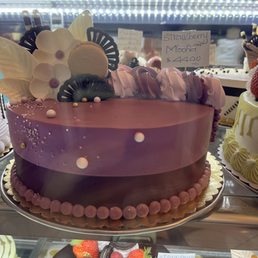 This is the cake I paid for and was expecting. Instead of strawberry and mocha, I asked for strawberry and mango for my mom. This is the cake I paid for and was expecting. Instead of strawberry and mocha, I asked for strawberry and mango for my mom.