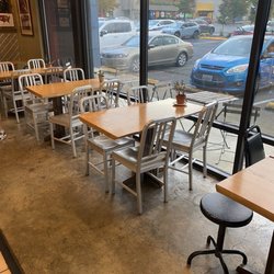 Woodinville Bagel Bakery - Seating
