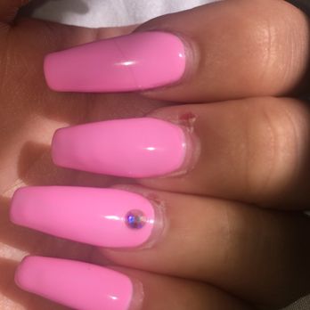 Queen Nails - Nail Salons Near Me - Berwyn, Illinois