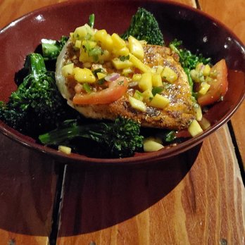 Maui Brewing - Ono over pruple mashed potatoes accompanied by broccoli and mango sauce. - Brewpubs Near Me - Lahaina, Hawaii Maui Brewing - Ono over pruple mashed potatoes accompanied by broccoli and mango sauce. - Brewpubs Near Me - Lahaina, Hawaii