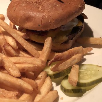 Yard House - Burger - Bars Near Me - Hallandale Beach, Florida