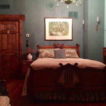 Lodge At Red River Ranch - Very comfortable, I can't wait to go to bed! - Hotels Near Me - Teasdale, Utah Lodge At Red River Ranch - Very comfortable, I can't wait to go to bed! - Hotels Near Me - Teasdale, Utah