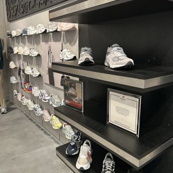 New Balance Memphis - Shoe Stores Near Me - Memphis, Tennessee