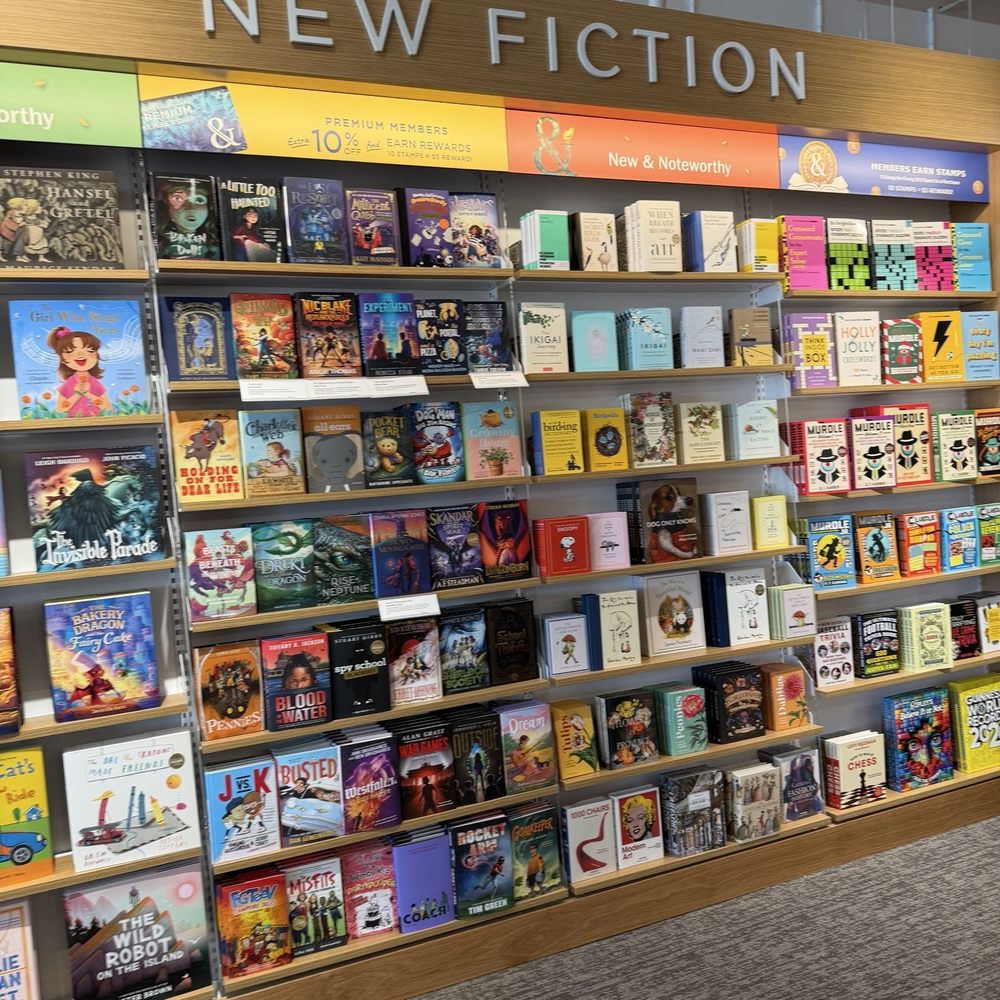 Barnes & Noble - Bookstores Near Me - Brea, California
