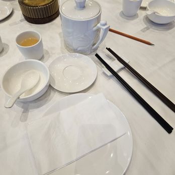 Lanxuan Restaurant 澜轩荟 - Table setting - Dim Sum Near Me - Richmond, British Columbia Lanxuan Restaurant 澜轩荟 - Table setting - Dim Sum Near Me - Richmond, British Columbia