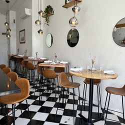 Aperitivo - Inside view - Get here early because they get busy!