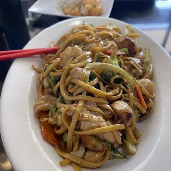 Kien Giang - Seafood Lo Mein - Vietnamese Near Me - D'Iberville, Mississippi Kien Giang - Seafood Lo Mein - Vietnamese Near Me - D'Iberville, Mississippi