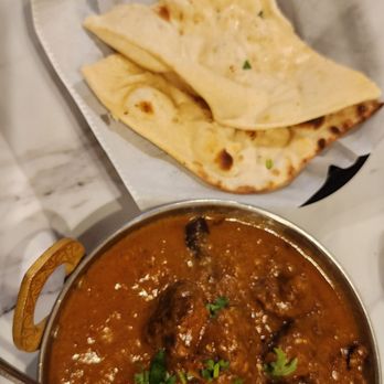 Saffron Columbus - Mutton curry and garlic nan - Indian Near Me - Columbus, Georgia Saffron Columbus - Mutton curry and garlic nan - Indian Near Me - Columbus, Georgia