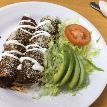 Los Charritos - Enchiladas rojas - Mexican Near Me - Kennett Square, Pennsylvania