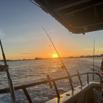 Hubbard's Marina - Heading out with Captain Sal and first mate Scraps! - Boating Near Me - Madeira Beach, Florida