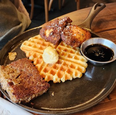 Boomtown Biscuits & Whiskey by null