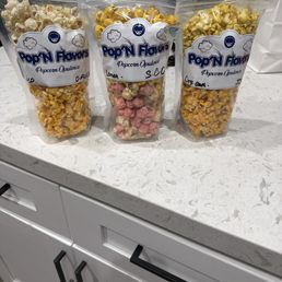 Dill pickle, loaded baked potato with bacon, strawberry cheesecake, dragon breath, and jalapeño ! All amazing! Gourmet Popcorn! Dill pickle, loaded baked potato with bacon, strawberry cheesecake, dragon breath, and jalapeño ! All amazing! Gourmet Popcorn!