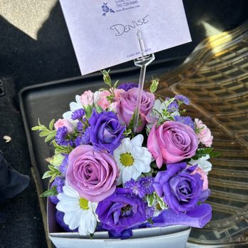 Flower Den Florist - Florists Near Me - Lorton, Virginia