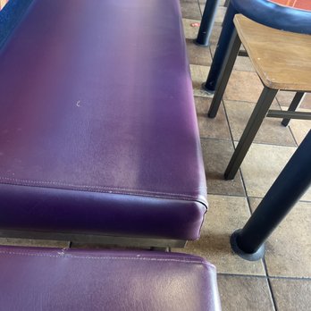 Taco Bell - Dirty seats table and floors - Fast Food Near Me - Beaumont, California