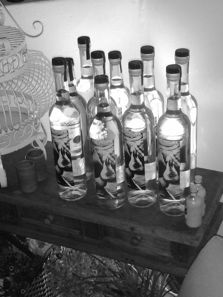 Mezcales Bajo Tierra