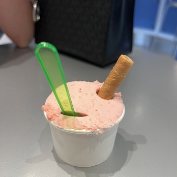Frost Gelato - Strawberry champagne - Desserts Near Me - Albuquerque, New Mexico
