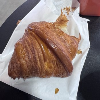 Breadbelly B12 - Flaky croissant - Bakeries Near Me - San Francisco, California