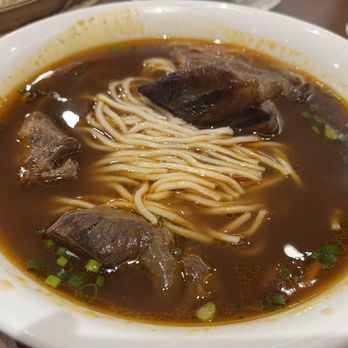 鼎泰豐 - Beef noodles - Shanghainese Near Me - Hong Kong, HK