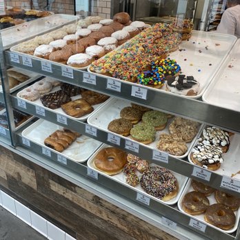 Randy's Donuts - Donuts Near Me - Burbank, California Randy's Donuts - Donuts Near Me - Burbank, California