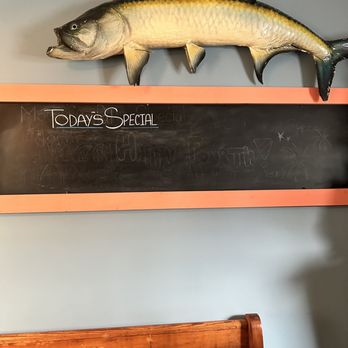 Breezeway Restaurant - Decor - Seafood Near Me - Topsail Beach, North Carolina