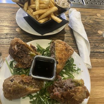 Brook's Kitchen & Tap - Italian Beef Egg Rolls - Bars Near Me - Oakbrook Terrace, Illinois