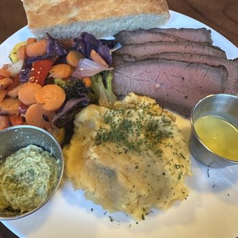 Bushfire Kitchen - Riverside - dry tri-tip, overcooked, room temp, not fresh, dry mashed - American Near Me - Riverside, California