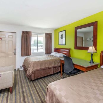 Knights Inn Pittsfield - Guest room - Hotels Near Me - Pittsfield, Illinois Knights Inn Pittsfield - Guest room - Hotels Near Me - Pittsfield, Illinois