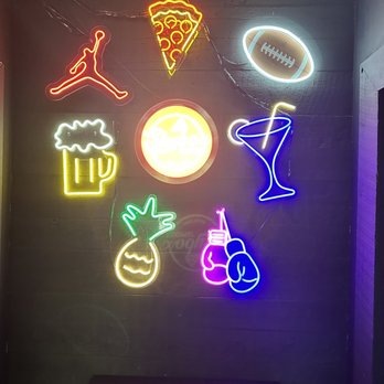 Skybox Taphouse - Pizza Near Me - Honolulu, Hawaii Skybox Taphouse - Pizza Near Me - Honolulu, Hawaii