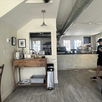 Second State Coffee - Inside - Coffee & Tea Near Me - Charleston, South Carolina