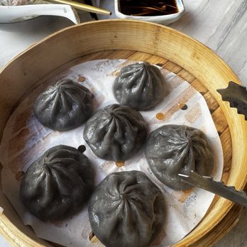 Supreme Dumplings - Black Truffle & Chicken Xiao Long Bao (6) - Shanghainese Near Me - Honolulu, Hawaii Supreme Dumplings - Black Truffle & Chicken Xiao Long Bao (6) - Shanghainese Near Me - Honolulu, Hawaii