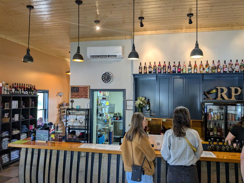 Round Peak Vineyards