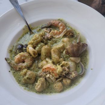 GRATA Italian Eatery - Lemon gnocchi with seafood - Italian Near Me - Windsor, California GRATA Italian Eatery - Lemon gnocchi with seafood - Italian Near Me - Windsor, California