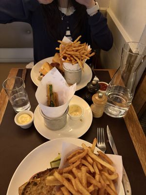 Cafe Cluny by null