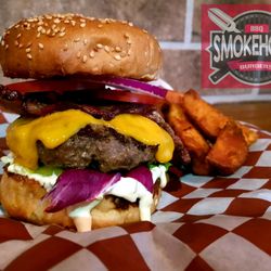 Smokehouse - Hamburguesa premium de res angus con pork belly