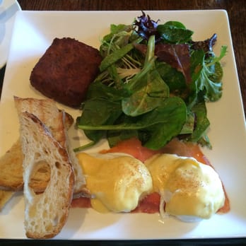 DiWine - Pouch eggs and salmon - Wine Bars Near Me - Astoria, New York DiWine - Pouch eggs and salmon - Wine Bars Near Me - Astoria, New York