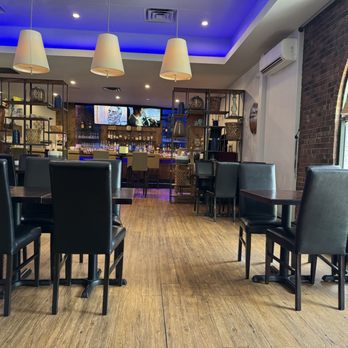 Tzen Asian Bistro - Bar area - Chinese Near Me - Cross River, New York