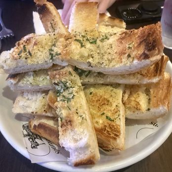 L&B Spumoni Gardens - Garlic bread - Pizza Near Me - Brooklyn, New York L&B Spumoni Gardens - Garlic bread - Pizza Near Me - Brooklyn, New York