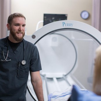 R3 Wound Care & Hyperbarics - hyperbaric technician with patient - Medical Centers Near Me - Arlington, Texas R3 Wound Care & Hyperbarics - hyperbaric technician with patient - Medical Centers Near Me - Arlington, Texas