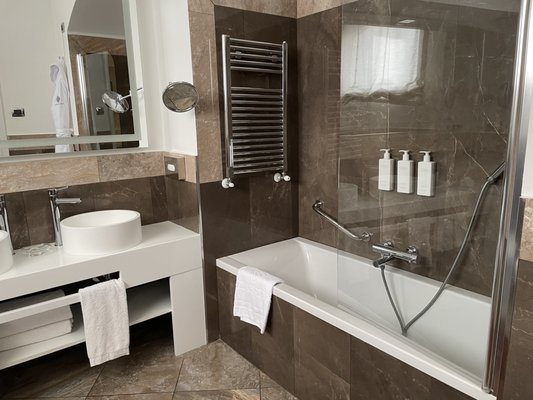 Sina Villa Medici, Autograph Collection by null