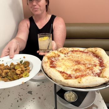 Pigzza - Calamari, Cheese Pizza, Margarita - Pizza Near Me - Orlando, Florida Pigzza - Calamari, Cheese Pizza, Margarita - Pizza Near Me - Orlando, Florida
