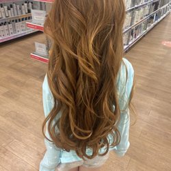 Ulta Beauty - Jillian cut and curled my daughters hair