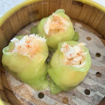 Neptune Palace Seafood Restaurant - Fresh crabmeat with green dumplings - Dim Sum Near Me - Burnaby, British Columbia Neptune Palace Seafood Restaurant - Fresh crabmeat with green dumplings - Dim Sum Near Me - Burnaby, British Columbia