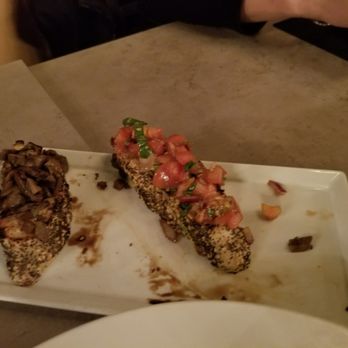 Sontuosa - Ravenous family...bruschetta (tradition and mushroom/funghi) - Italian Near Me - Bryn Mawr, Pennsylvania